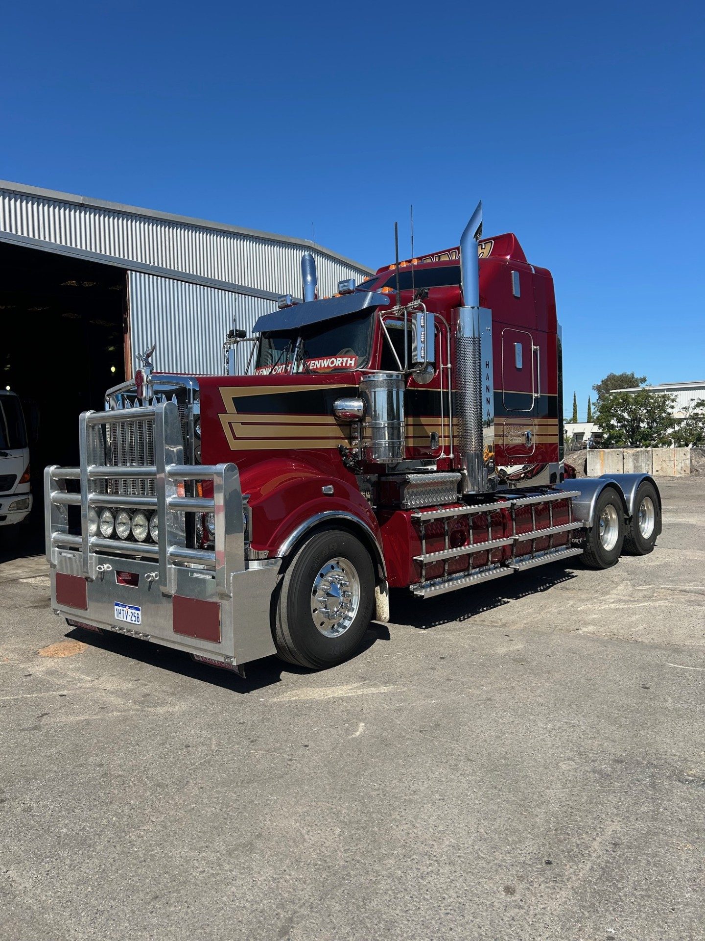 G&S Hannah Transport Kenworth prime mover hauling heavy freight across Western Australia